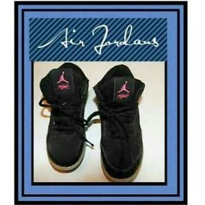 BUY 2 GET 1 FREE  Air Jordon Flights!! Size: 2Y